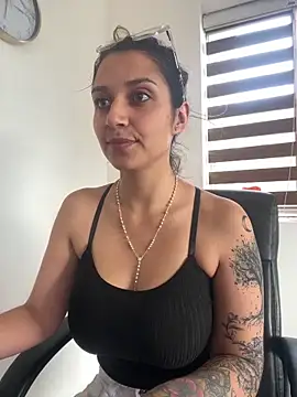 Isabella varella- online show from 04/28/26, 01:16