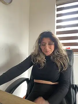 Isabella varella- online show from 05/11/26, 04:04