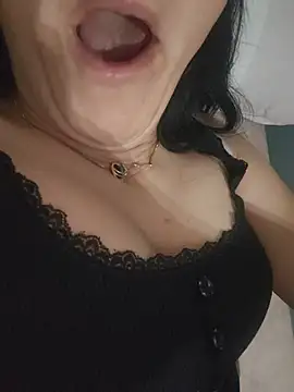 Snapshot of sara_41 chatting on 07/10/26, 10:34 sara 41 online show from 07/10/26, 10:34