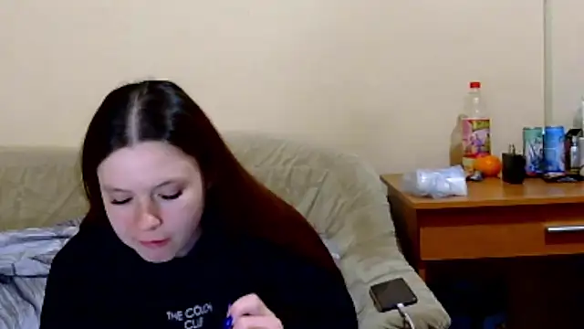 Snapshot of JessicaHolland1 chatting on 04/19/26, 06:43 JessicaHolland1 online show from 04/19/26, 06:43