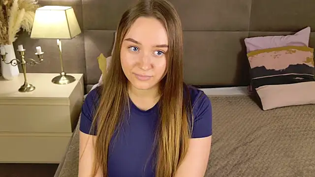 Snapshot of flora_glow chatting on 04/06/26, 11:44 flora glow online show from 04/06/26, 11:44