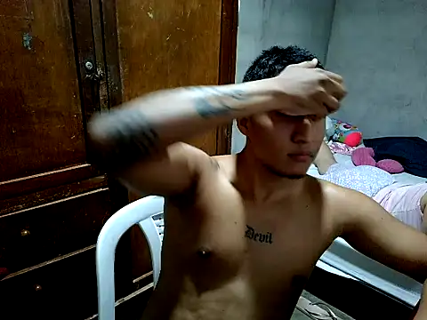 Snapshot of JuanchoCol_ chatting on 04/17/26, 12:46 JuanchoCol online show from 04/17/26, 12:46