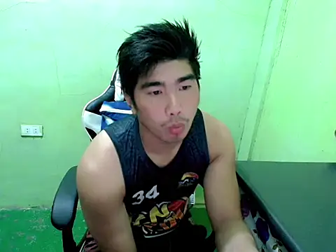 Snapshot of Hunkfireman chatting on 07/05/26, 11:23 Hunkfireman online show from 07/05/26, 11:23