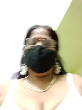Snapshot of SEEMA_012 chatting on 04/25/26, 07:00 SEEMA 012 online show from 04/25/26, 07:00