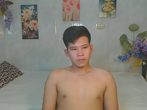 Snapshot of ur_bigcockeziekiel chatting on 04/24/26, 04:09 ur bigcockeziekiel online show from 04/24/26, 04:09