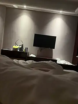 L7D8521 online show from 04/06/26, 01:03