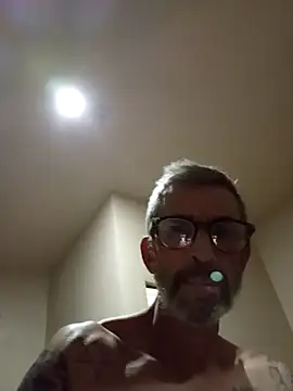 Snapshot of chris-sbh11 chatting on 05/03/26, 01:22 chris-sbh11 online show from 05/03/26, 01:22