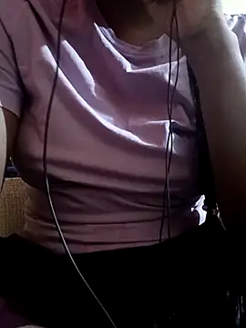 Snapshot of Hot-Kareena chatting on 04/05/26, 05:43 Hot-Kareena online show from 04/05/26, 05:43