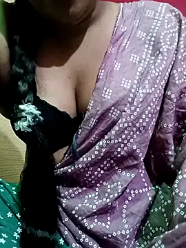 Snapshot of Hot-Kareena chatting on 04/19/26, 07:16 Hot-Kareena online show from 04/19/26, 07:16