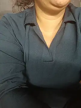 Snapshot of Riyashrma001 chatting on 06/23/26, 01:42 Riyashrma001 online show from 06/23/26, 01:42