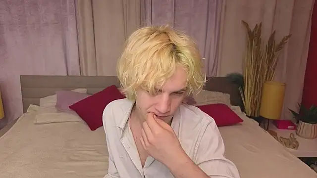 JameMilann online show from 04/17/26, 06:16