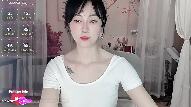 Snapshot of noomi-1111 chatting on 06/24/26, 05:50 noomi-1111 online show from 06/24/26, 05:50