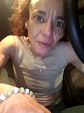 Snapshot of vanisofy86 chatting on 04/05/26, 10:40 vanisofy86 online show from 04/05/26, 10:40