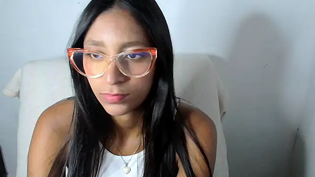 Snapshot of valenxx_ chatting on 04/03/26, 06:39 valenxx online show from 04/03/26, 06:39