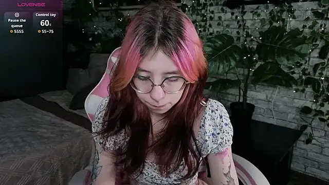 Alice Nyx online show from 07/13/26, 08:33