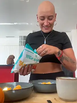 Snapshot of zensorial chatting on 04/05/26, 08:55 zensorial online show from 04/05/26, 08:55