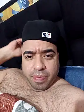 Snapshot of Alfonsovid chatting on 04/05/26, 01:47 Alfonsovid online show from 04/05/26, 01:47