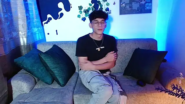 Snapshot of Alazbel8 chatting on 04/27/26, 07:34 Alazbel8 online show from 04/27/26, 07:34