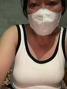 Snapshot of candy-beo chatting on 06/18/26, 01:48 candy-beo online show from 06/18/26, 01:48