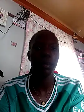 Snapshot of KLASSY77 chatting on 04/11/26, 11:14 KLASSY77 online show from 04/11/26, 11:14