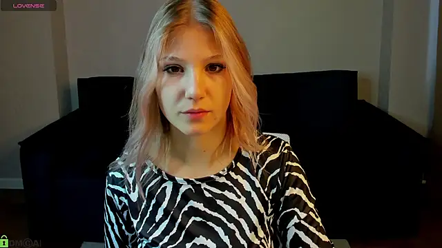 Angelina Becker online show from 04/17/26, 01:19