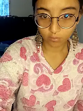 Snapshot of kitsune_nyoko chatting on 04/06/26, 10:54 kitsune nyoko online show from 04/06/26, 10:54