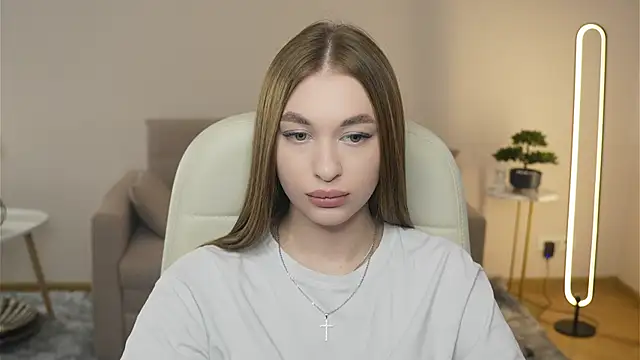 Snapshot of SangVivolo chatting on 04/06/26, 08:37 SangVivolo online show from 04/06/26, 08:37