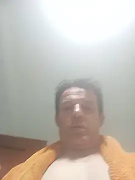 Snapshot of mecaloco chatting on 06/17/26, 02:03 mecaloco online show from 06/17/26, 02:03