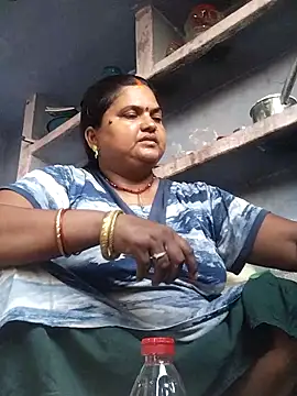 Snapshot of Desi_hot_bhabhi01 chatting on 06/04/26, 12:22 Desi hot bhabhi01 online show from 06/04/26, 12:22