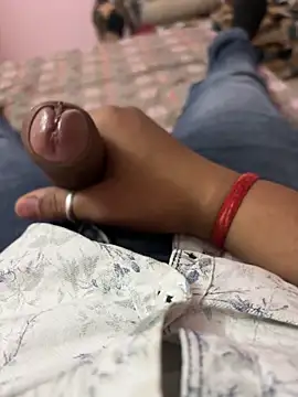 Snapshot of Saksham57953 chatting on 04/12/26, 11:26 Saksham57953 online show from 04/12/26, 11:26