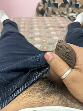 Snapshot of Saksham57953 chatting on 04/13/26, 02:00 Saksham57953 online show from 04/13/26, 02:00