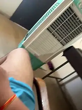 Snapshot of Saksham57953 chatting on 04/23/26, 01:51 Saksham57953 online show from 04/23/26, 01:51