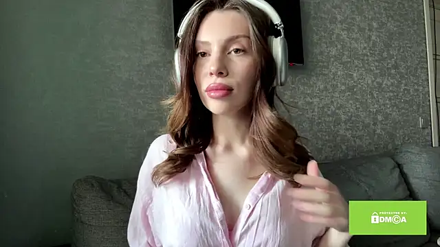 Snapshot of anycamx chatting on 04/13/26, 06:19 anycamx online show from 04/13/26, 06:19