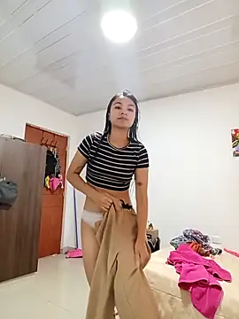 Snapshot of Leticia_Hinkley_ chatting on 04/14/26, 11:38 Leticia Hinkley online show from 04/14/26, 11:38