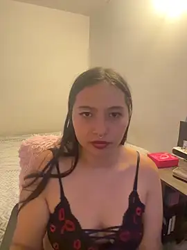 Snapshot of Kiim_2026 chatting on 04/06/26, 11:05 Kiim 2026 online show from 04/06/26, 11:05