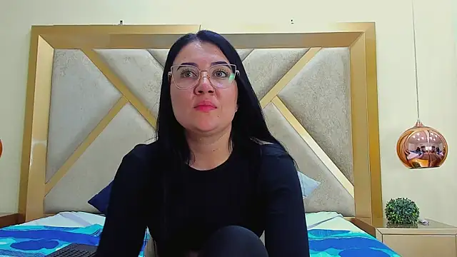 ChloeAshdord online show from 04/11/26, 07:45