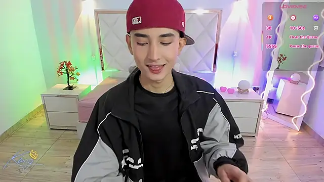 Snapshot of Eidan_tay chatting on 04/30/26, 01:06 Eidan tay online show from 04/30/26, 01:06