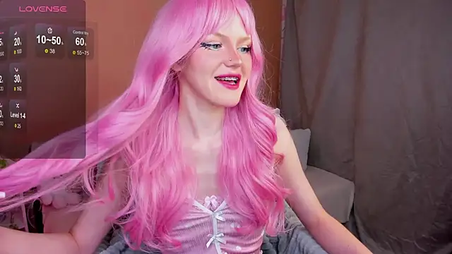 Snapshot of LaurenWaite chatting on 04/06/26, 03:57 LaurenWaite online show from 04/06/26, 03:57