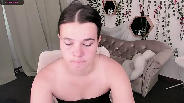 Snapshot of Kacey_Love chatting on 07/28/26, 01:32 Kacey Love online show from 07/28/26, 01:32