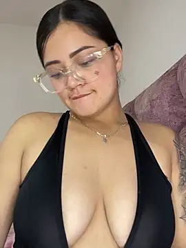 Snapshot of Madisson_Rose022 chatting on 05/25/26, 10:49 Madisson Rose022 online show from 05/25/26, 10:49