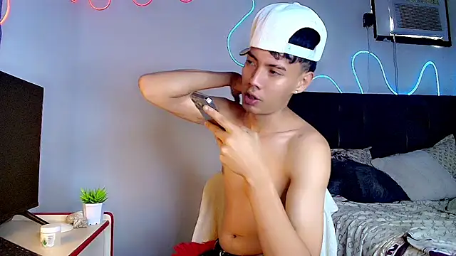 Snapshot of Ethan_Noa chatting on 04/13/26, 03:39 Ethan Noa online show from 04/13/26, 03:39