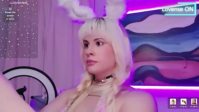 ItsAuroraBorealis online show from 04/27/26, 05:05