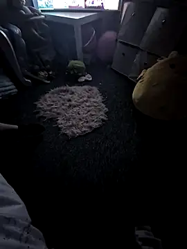 Snapshot of mihhji8 chatting on 04/25/26, 11:35 mihhji8 online show from 04/25/26, 11:35