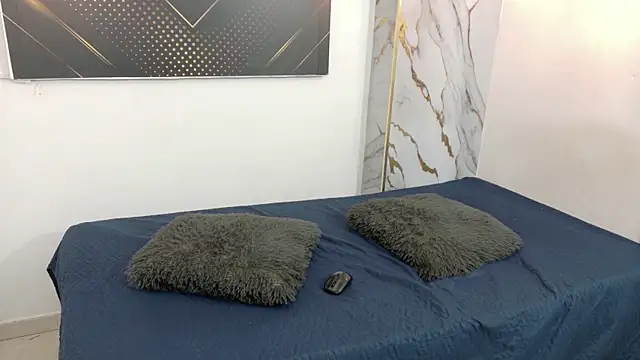 GoldenDesireX  online show from 05/18/26, 06:58