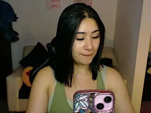 EvelynLeen  online show from 05/21/26, 07:10