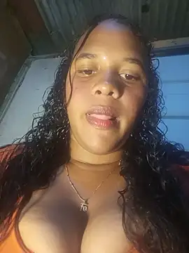 Snapshot of michelle_castillo chatting on 04/18/26, 03:43 michelle castillo online show from 04/18/26, 03:43