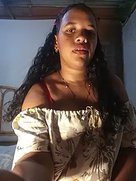 Snapshot of michelle_castillo chatting on 04/21/26, 03:35 michelle castillo online show from 04/21/26, 03:35
