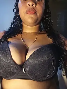 Snapshot of michelle_castillo chatting on 04/27/26, 03:37 michelle castillo online show from 04/27/26, 03:37