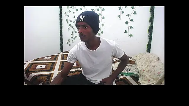 Snapshot of skey_12 chatting on 04/07/26, 07:14 skey 12 online show from 04/07/26, 07:14