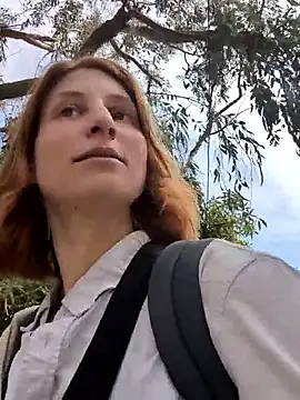 Snapshot of Julialexxxx chatting on 04/07/26, 10:37 Julialexxxx online show from 04/07/26, 10:37